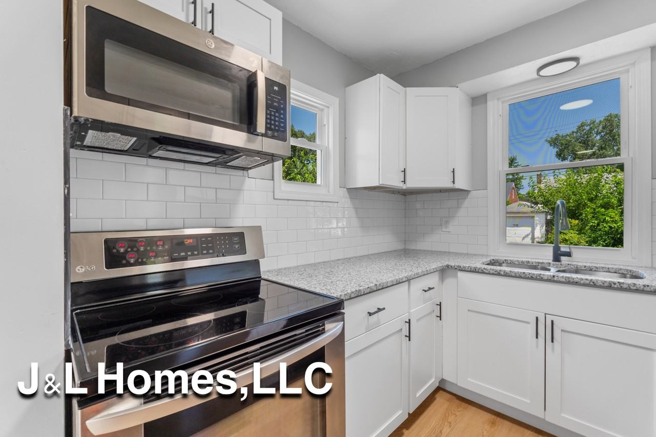 568 Whitethorne Avenue #1