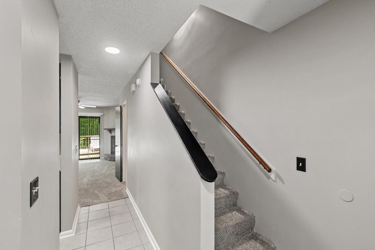 115 Candlebrook Dr #1 - Photo 7 of 23