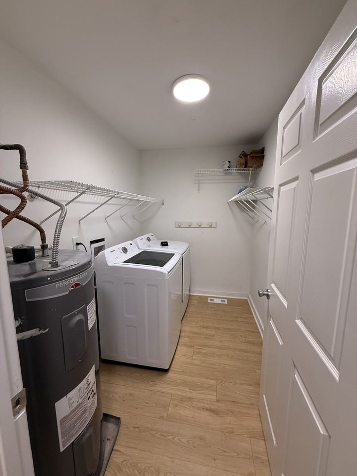 6368 Ivy Street #B - Photo 3 of 8