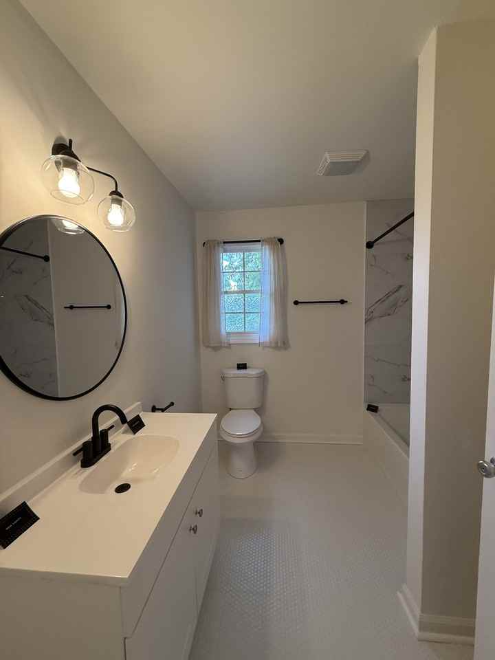 6368 Ivy Street #B - Photo 6 of 8