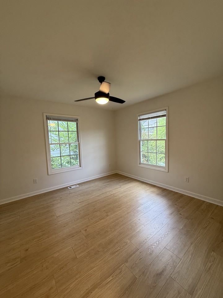 6368 Ivy Street #B - Photo 7 of 8