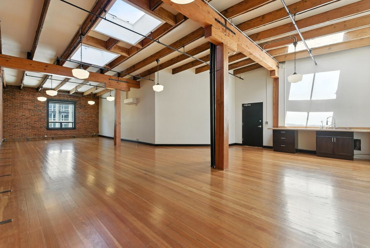 1306 Northwest Hoyt Street #402