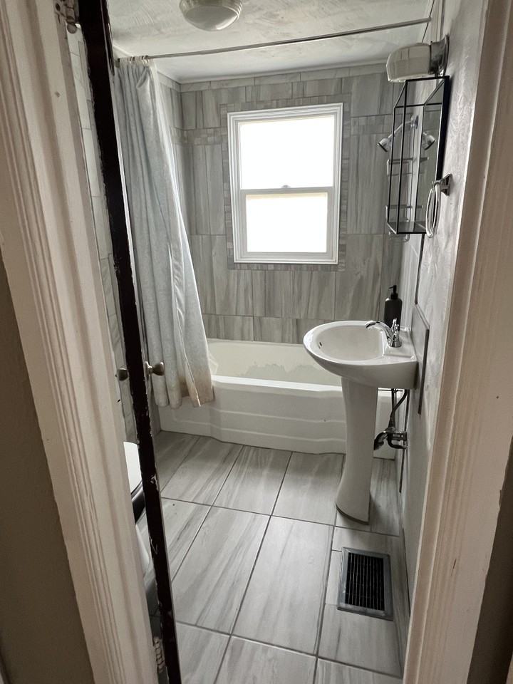 347 Hill Avenue #1 - Photo 3 of 20