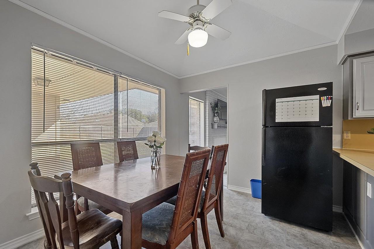 Colosseum Way - Photo 4 of 10