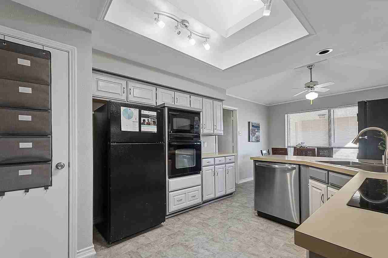 Colosseum Way - Photo 7 of 10