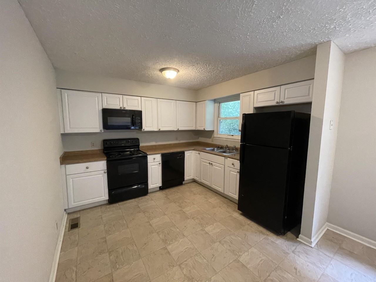 174 Ocala Drive #1 - Photo 4 of 9