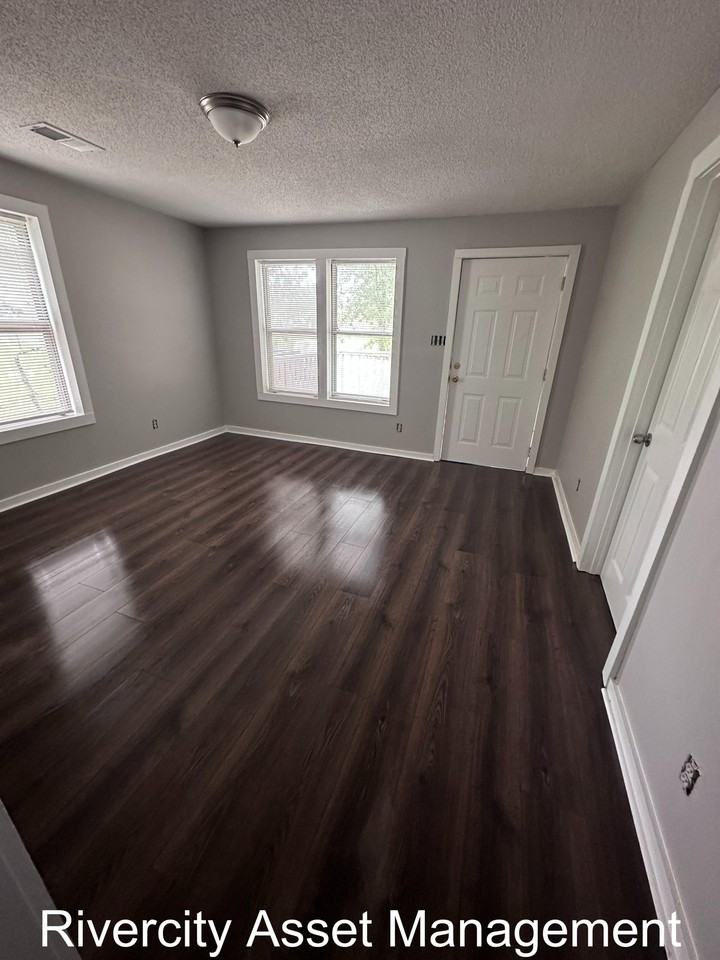 1358 Longcrest Rd #1 - Photo 5 of 13