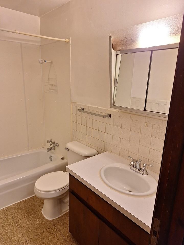 2202 N 13th St #3 - Photo 7 of 15