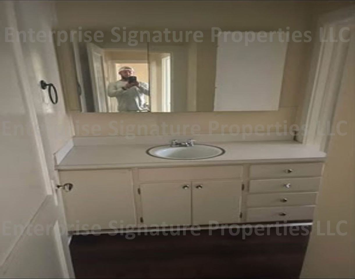 711 Westmead Street #1 - Photo 3 of 6