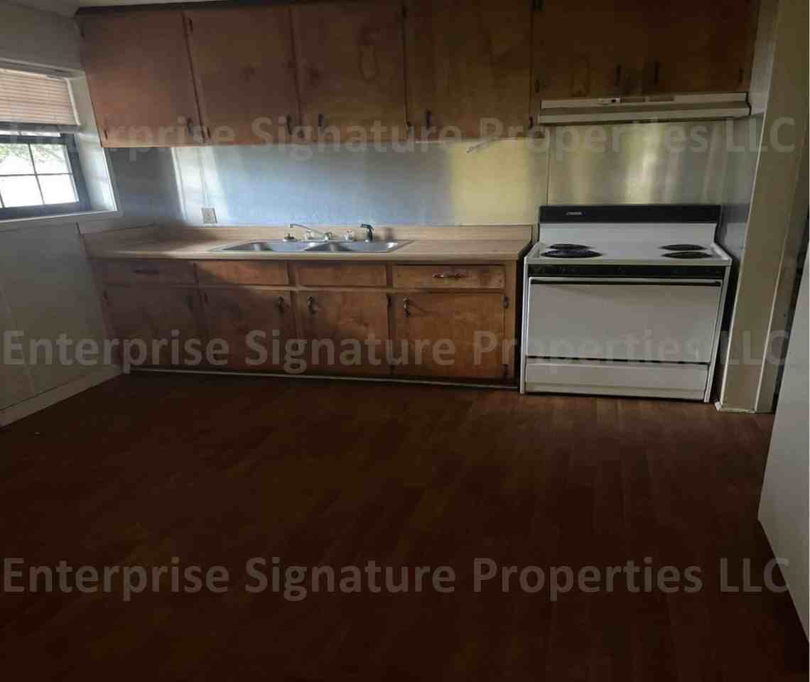 711 Westmead Street #1 - Photo 5 of 6