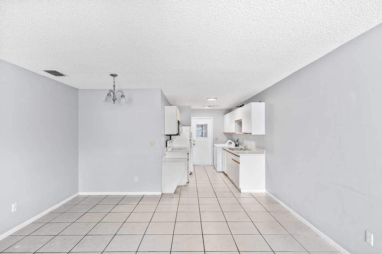 523 Winter Ter #1 - Photo 5 of 18