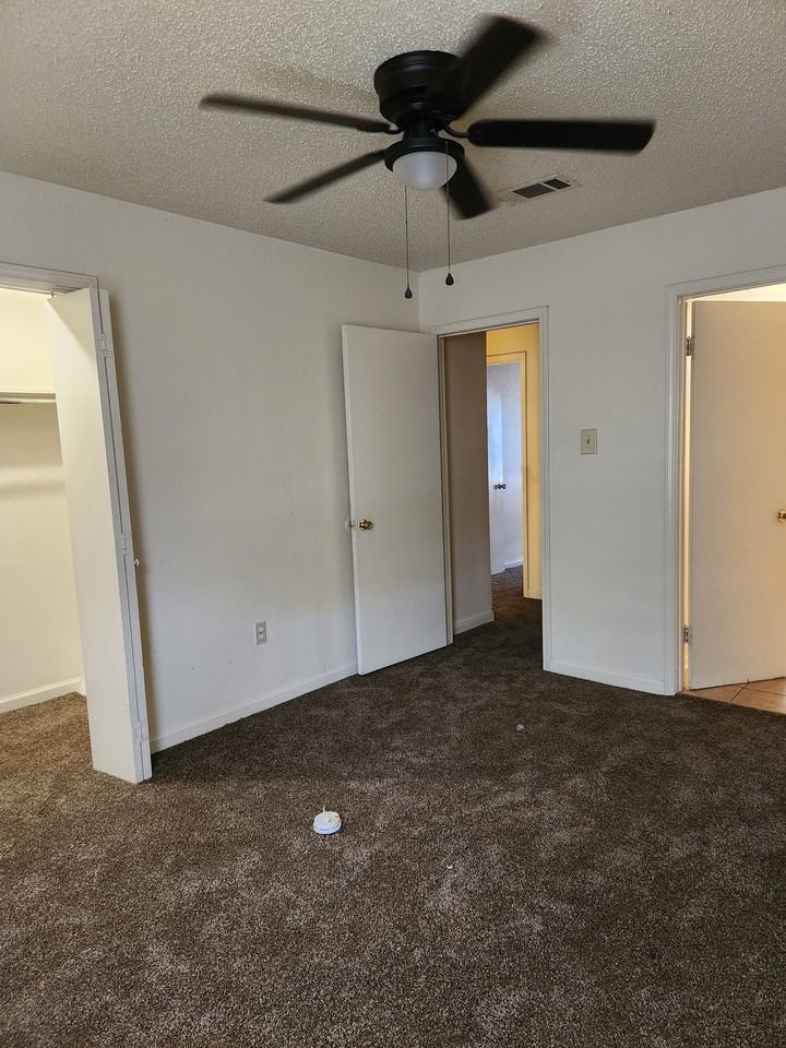 1625 Cooper Road #D - Photo 3 of 5