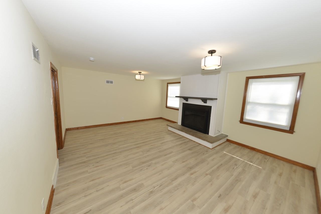 1005 Hawthorn Avenue #1 - Photo 7 of 33