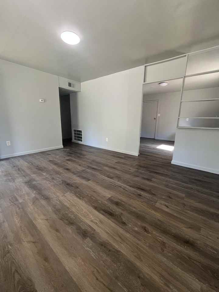 526 Saint Leo Dr #1 - Photo 2 of 10