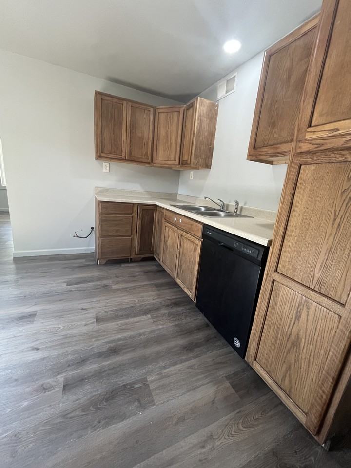 526 Saint Leo Dr #1 - Photo 6 of 10