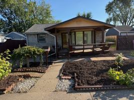 featured image of 2527 Riverside Dr #1