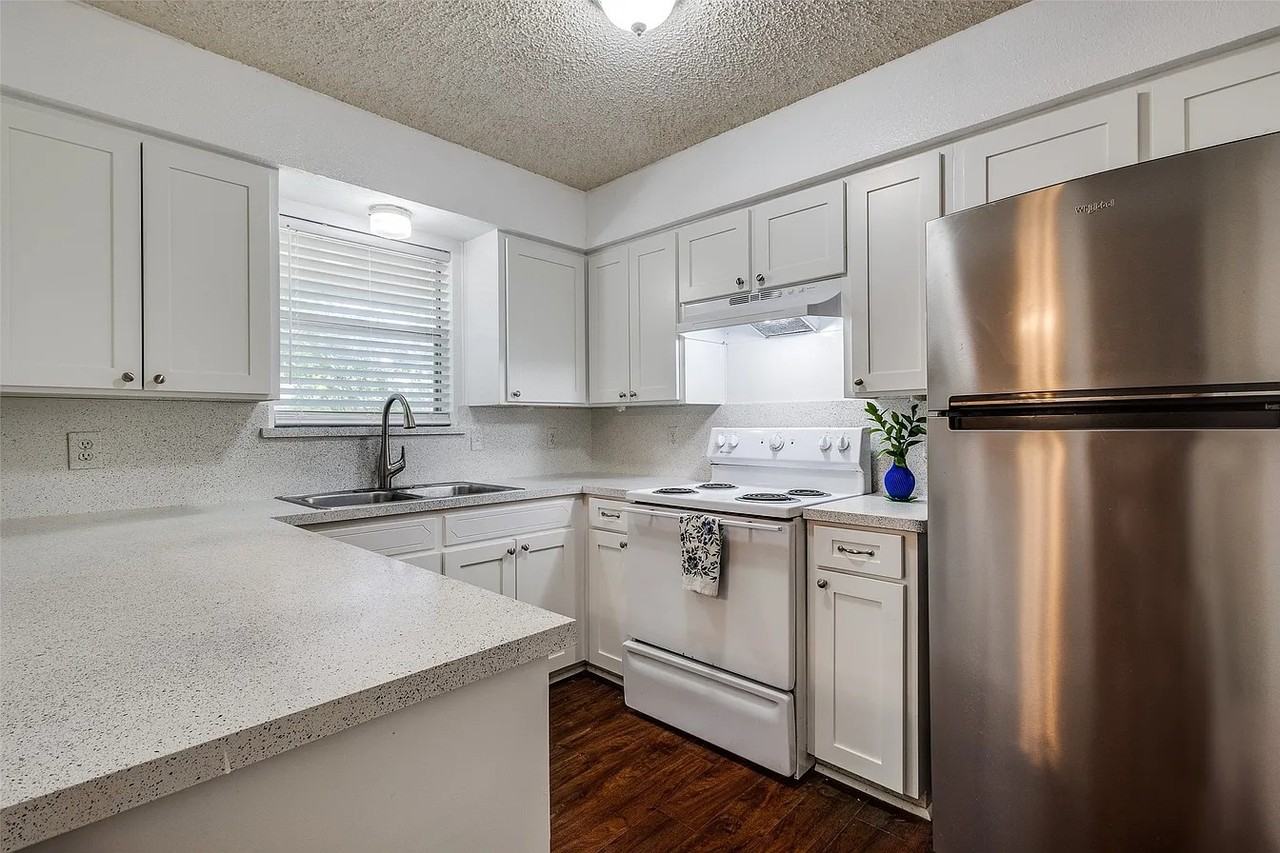 627 Texas Street #2 - Photo 6 of 20