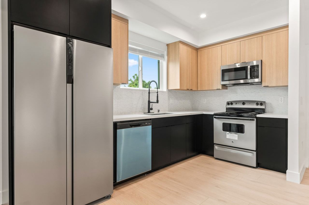 436 East 28th Street #1 - Photo 5 of 24