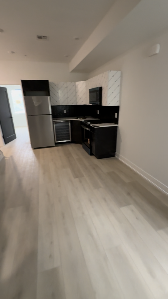 1219 West Airdrie Street #3