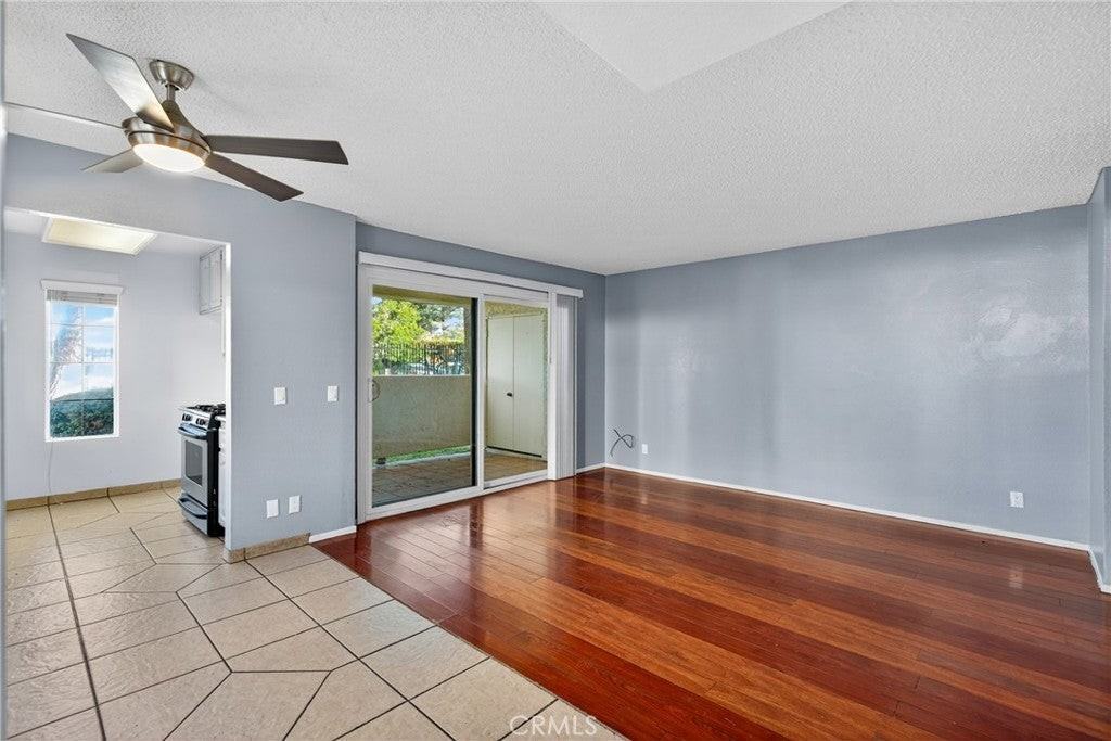 2554 Olive Drive - Photo 3 of 37