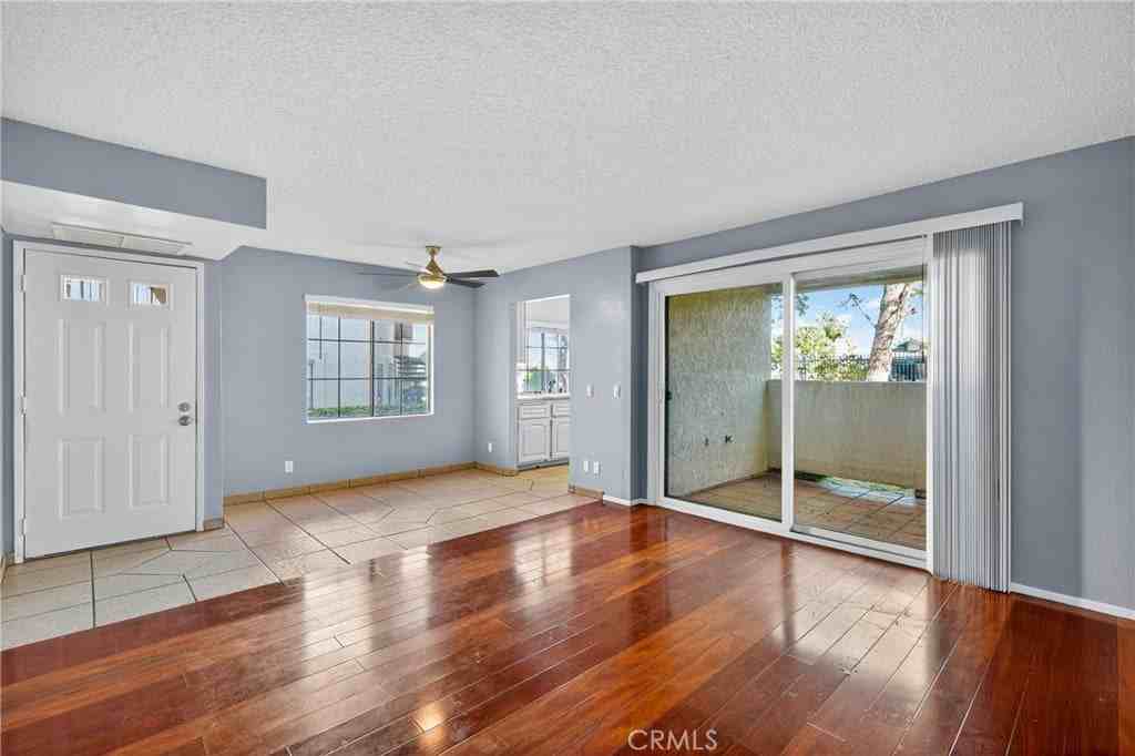 2554 Olive Drive - Photo 4 of 37