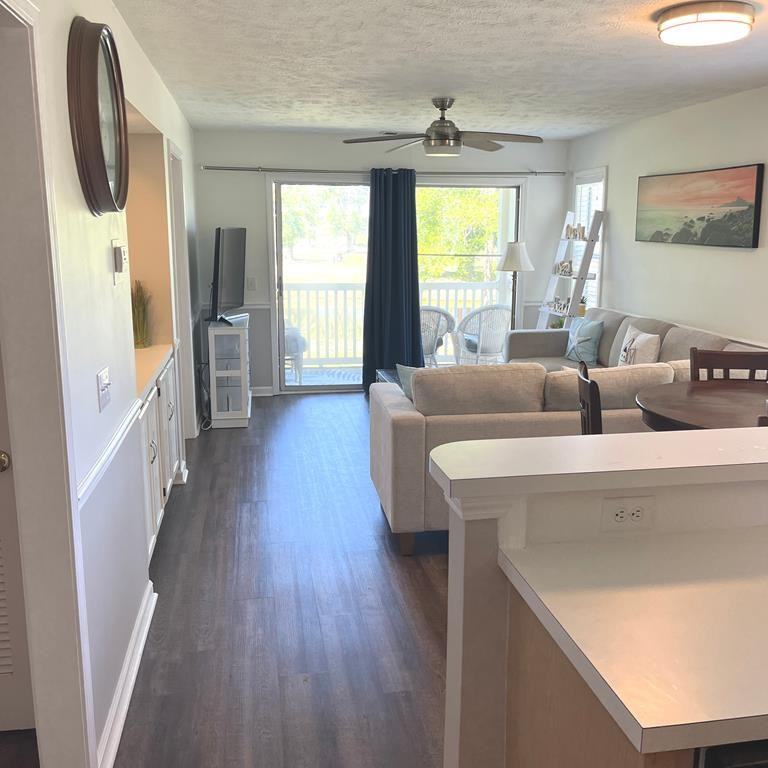 537 White River Drive #17F - Photo 4 of 48