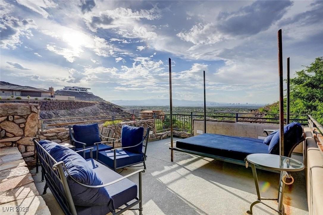 1608 Liege Dr - Photo 5 of 44