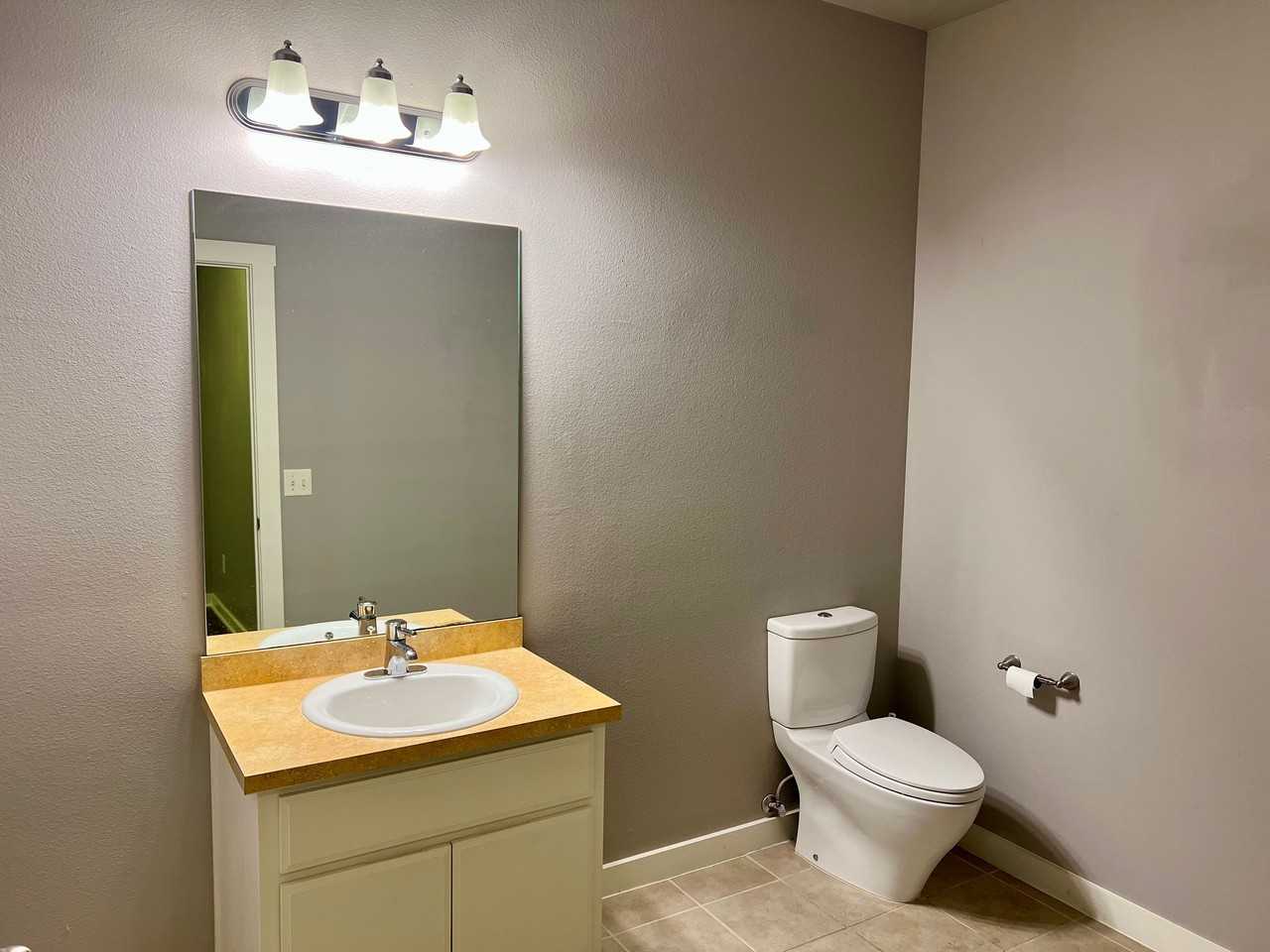 302 Southwest 6th Street #12 - Photo 7 of 10