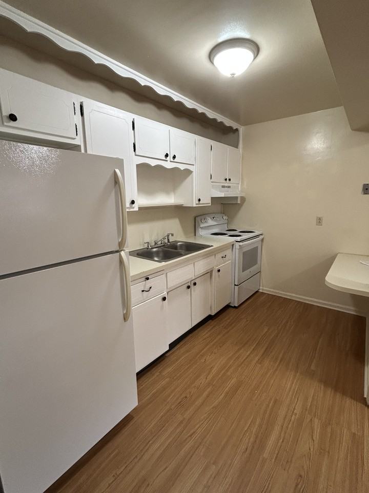 334 Idlewylde Drive #3 - Photo 6 of 11