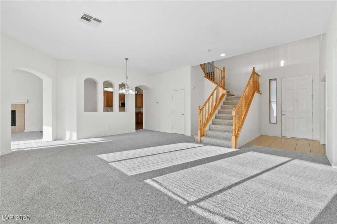 6121 Broccoli Street - Photo 3 of 39