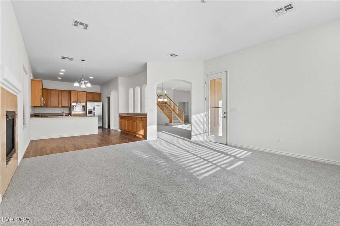 6121 Broccoli Street - Photo 7 of 39