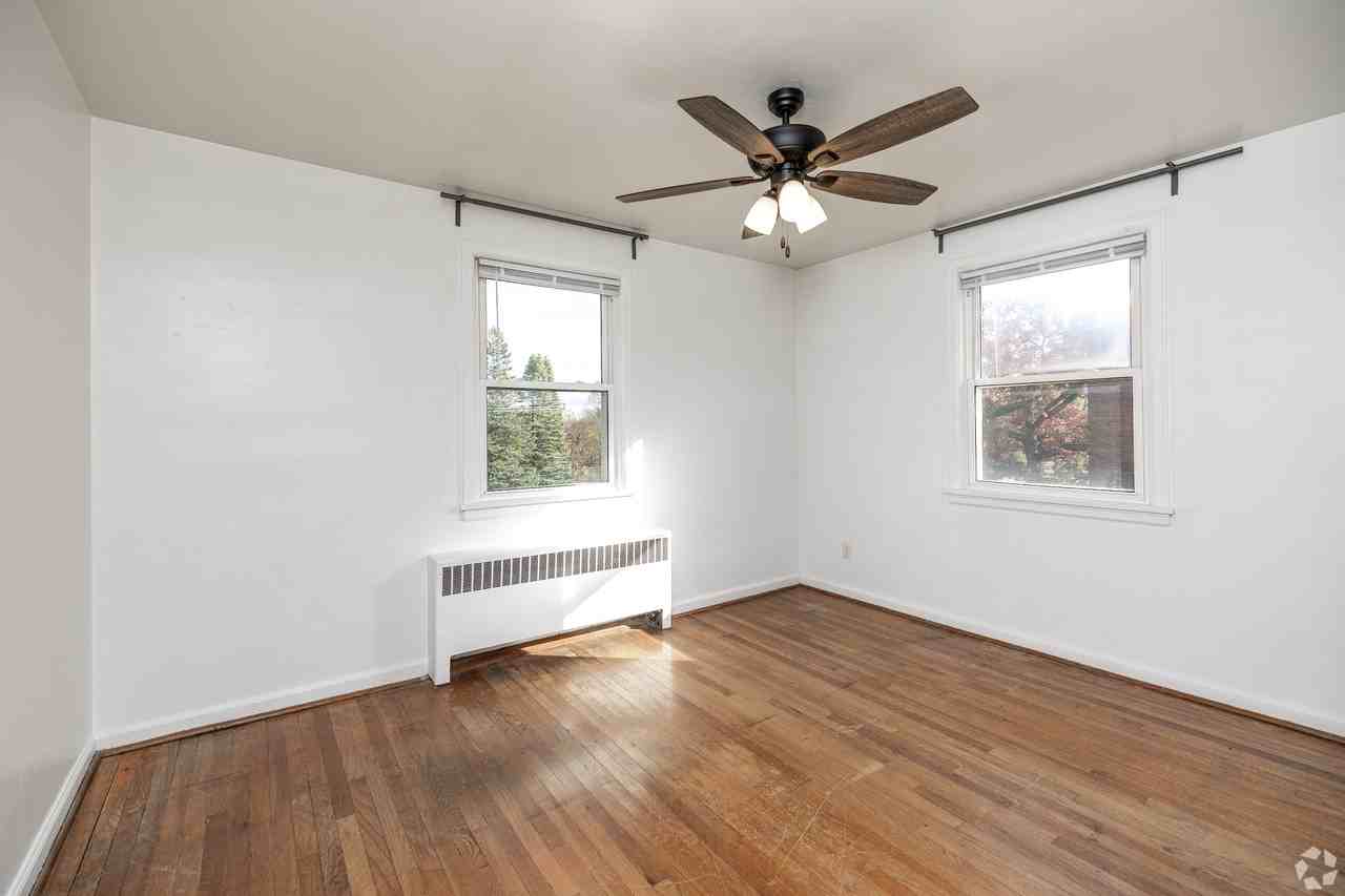 Bldg 2 C10 3rd Floor #C10 - Photo 2 of 12