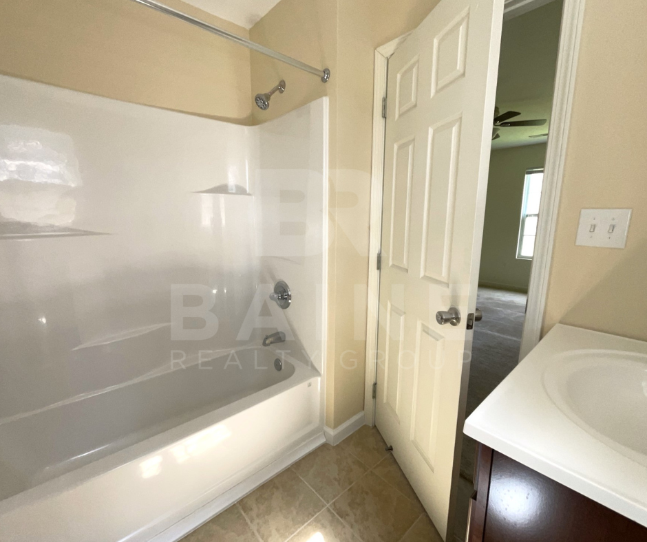 5200 Heins Rd #1 - Photo 7 of 11