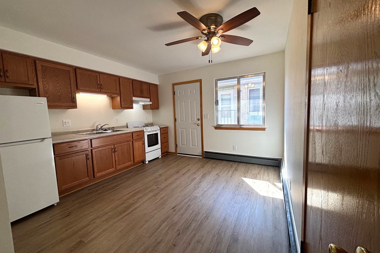 2411 Brentwood Pkwy #C - Photo 2 of 11