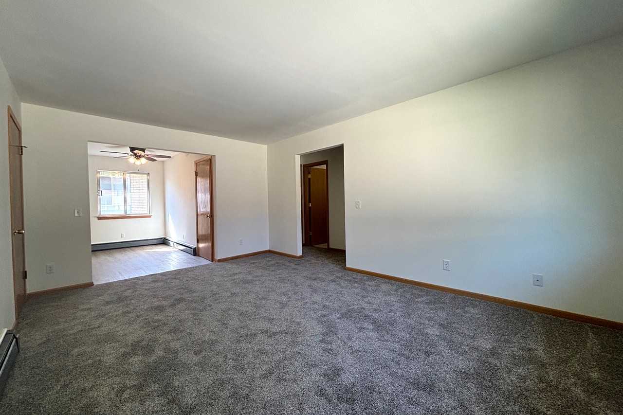 2411 Brentwood Pkwy #C - Photo 4 of 11