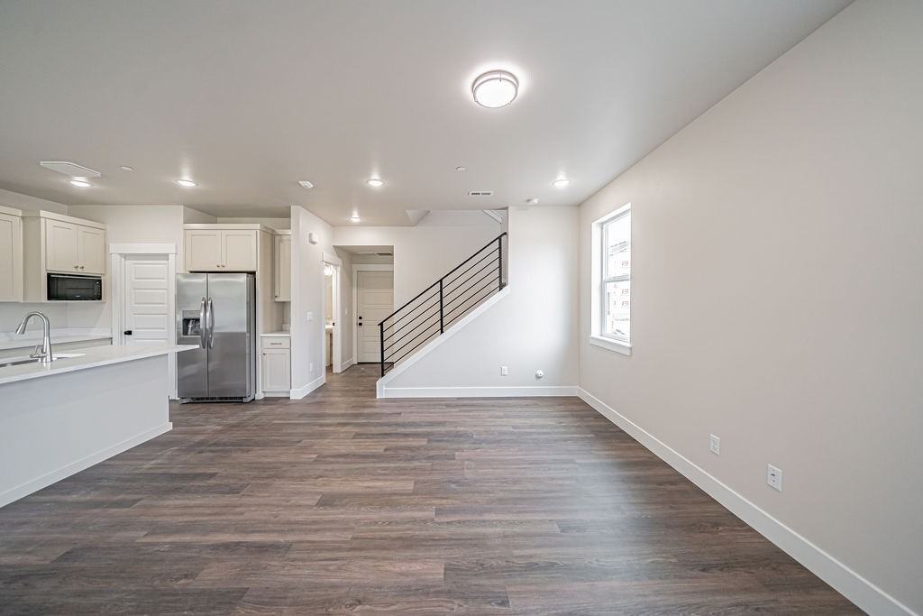 3 Huntshire Avenue 3 End- 2972 #2972 - Photo 4 of 37