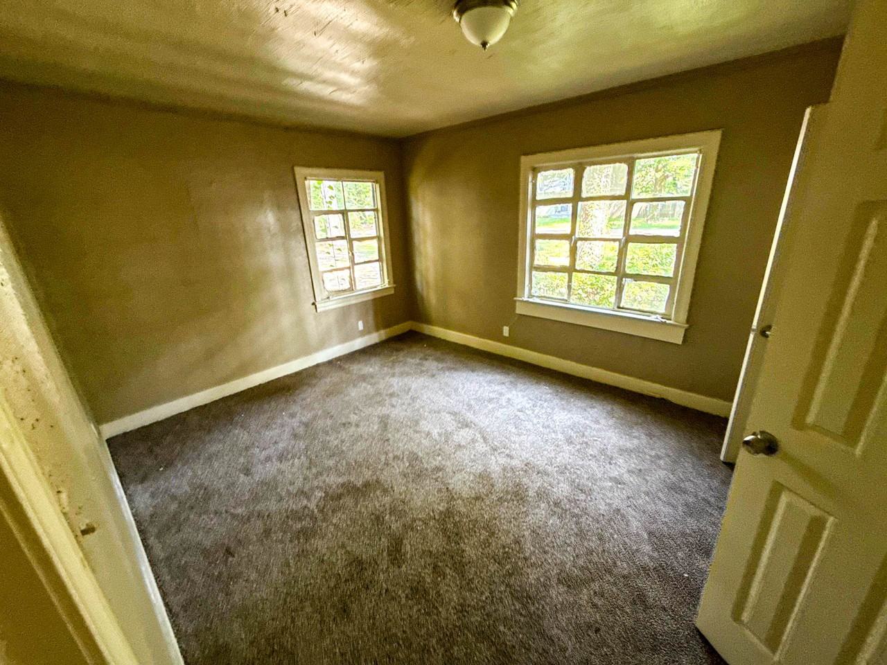 757 Woodbury Road #1 - Photo 4 of 6