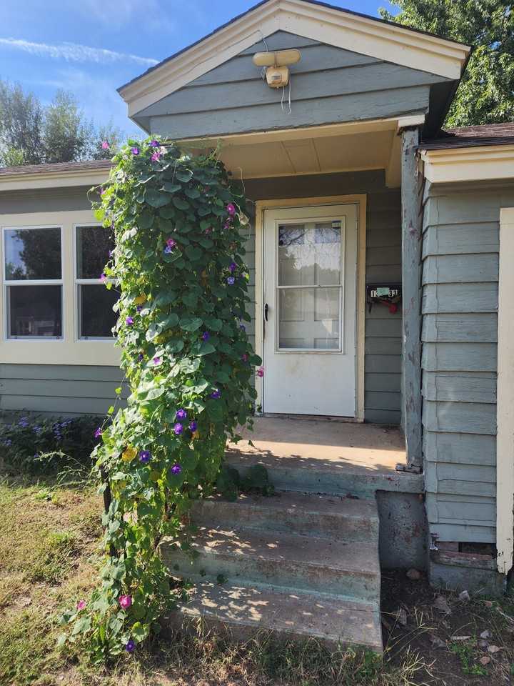 1333 West Hudson Drive #1 - Photo 2 of 9