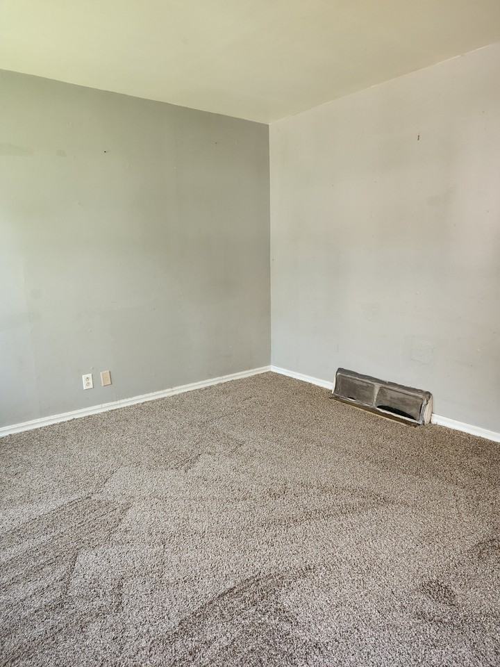 1333 West Hudson Drive #1 - Photo 3 of 9