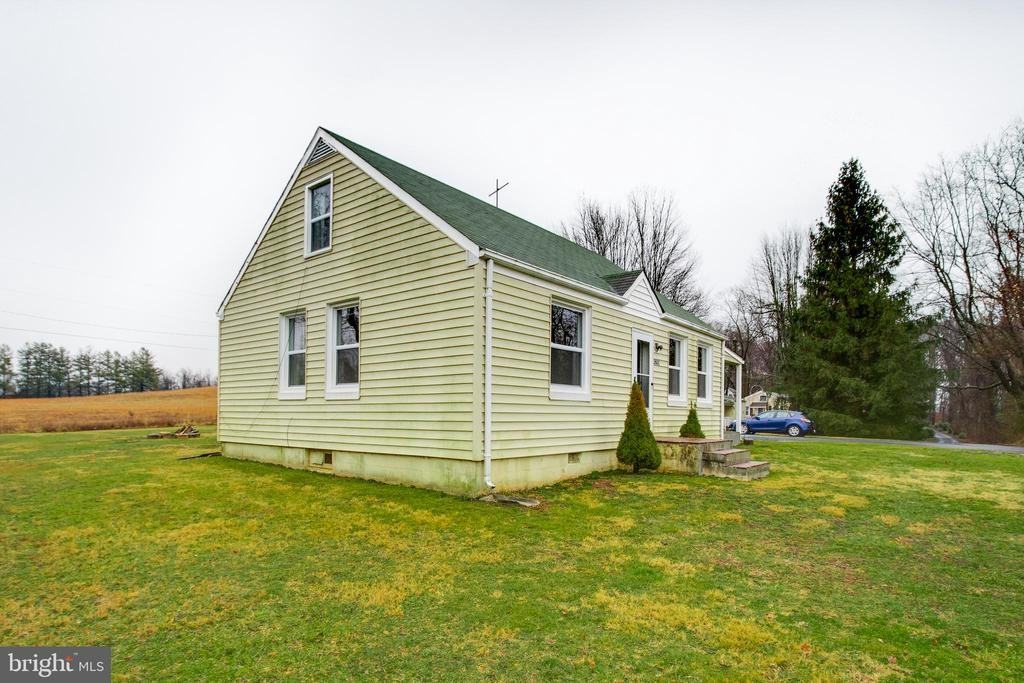 4289 Lunceford Lane - Photo 2 of 35