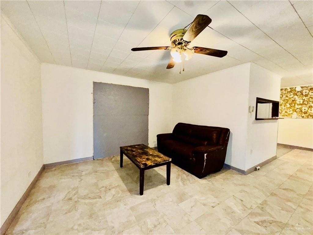 1601 Redwood Ave - Photo 2 of 13