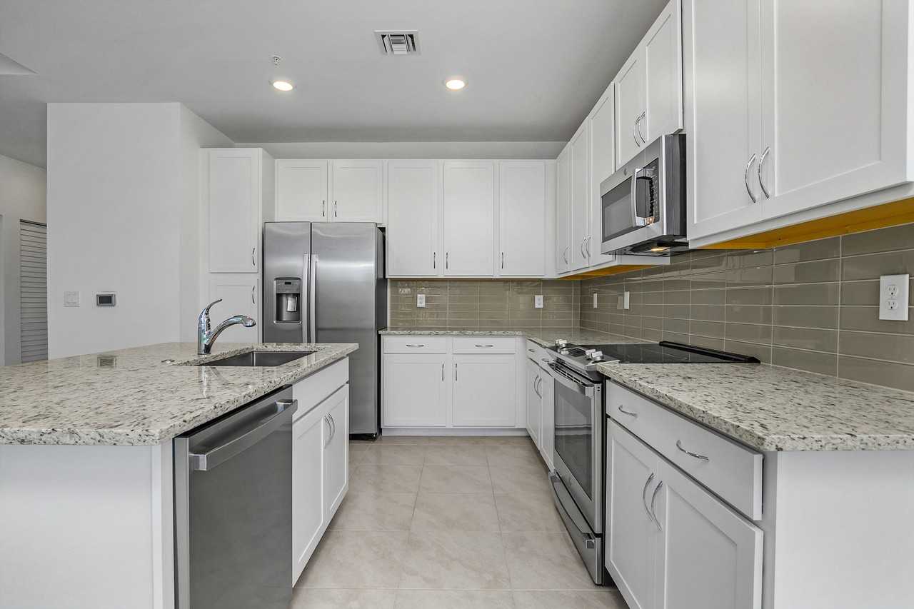 26410 Coco Cay Cir #201 - Photo 4 of 47