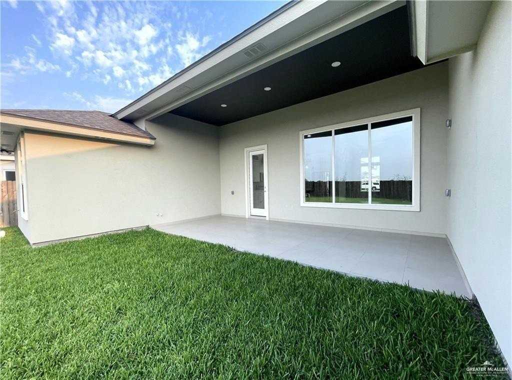 1813 Sunrise Ln - Photo 2 of 18