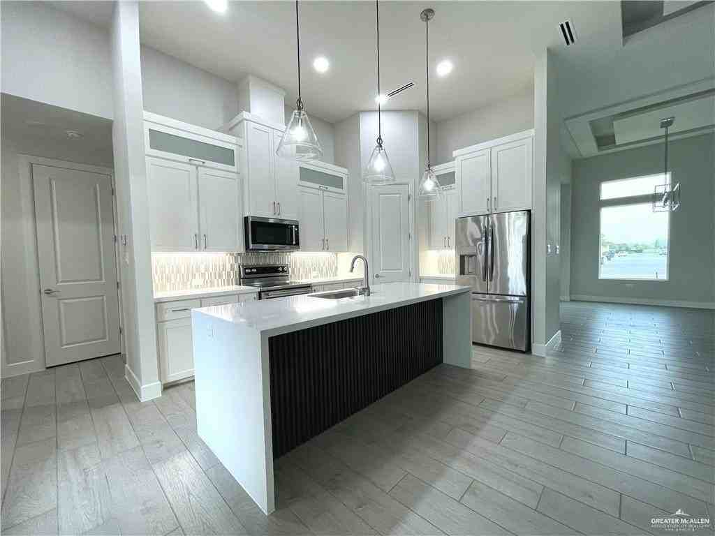 1813 Sunrise Ln - Photo 6 of 18