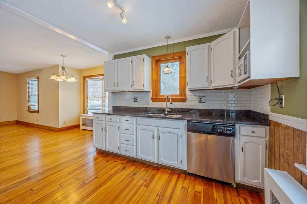 27 Lathrop Street - Photo 2 of 21