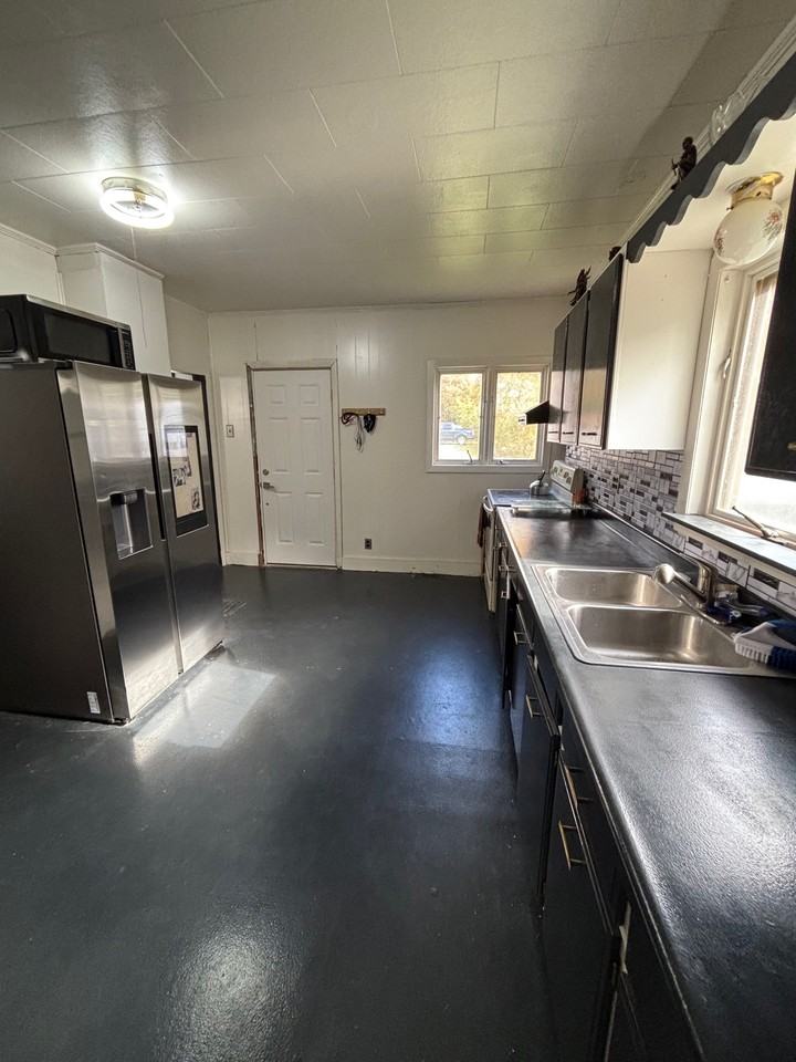 23 Elm St #1 - Photo 3 of 11