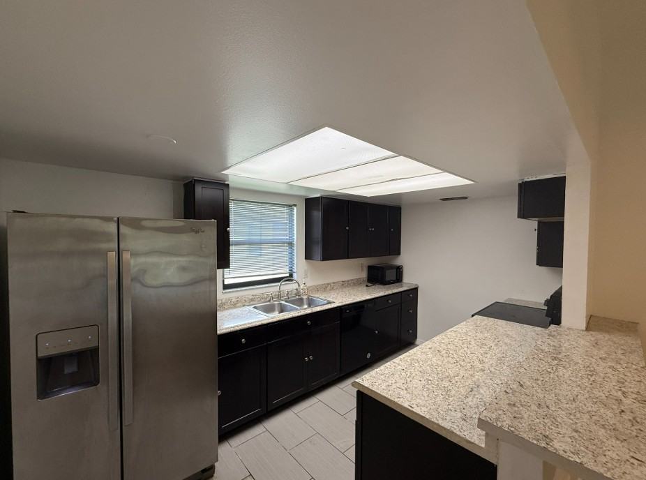 851 Mecca Dr #1 - Photo 3 of 10