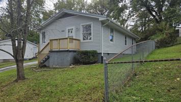 featured image of 1002 Elizabeth Street #1