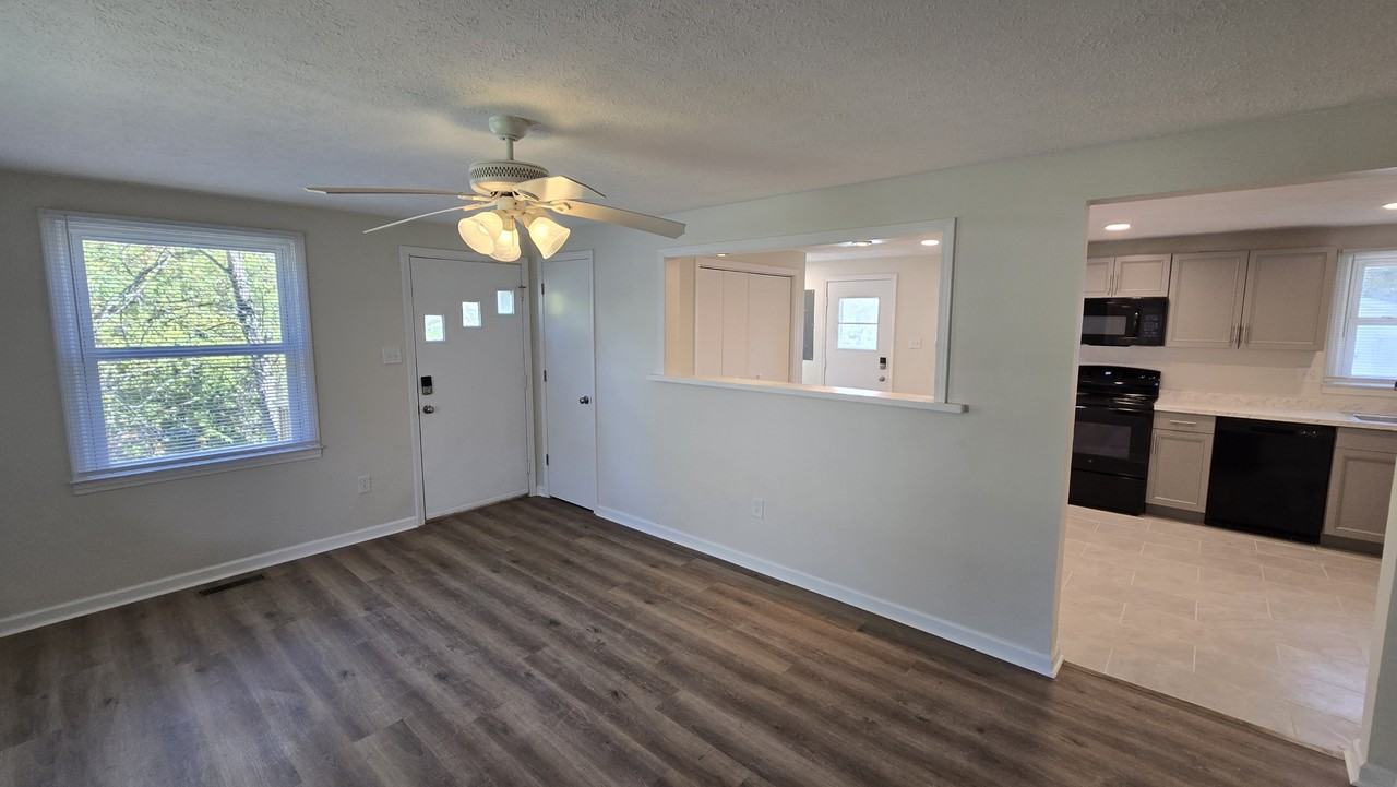 1002 Elizabeth St #1 - Photo 3 of 11