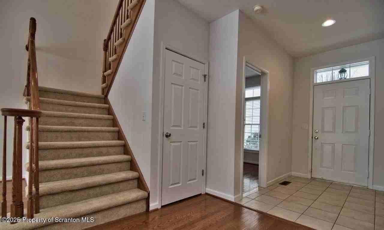 803 O'henry Close - Photo 4 of 36